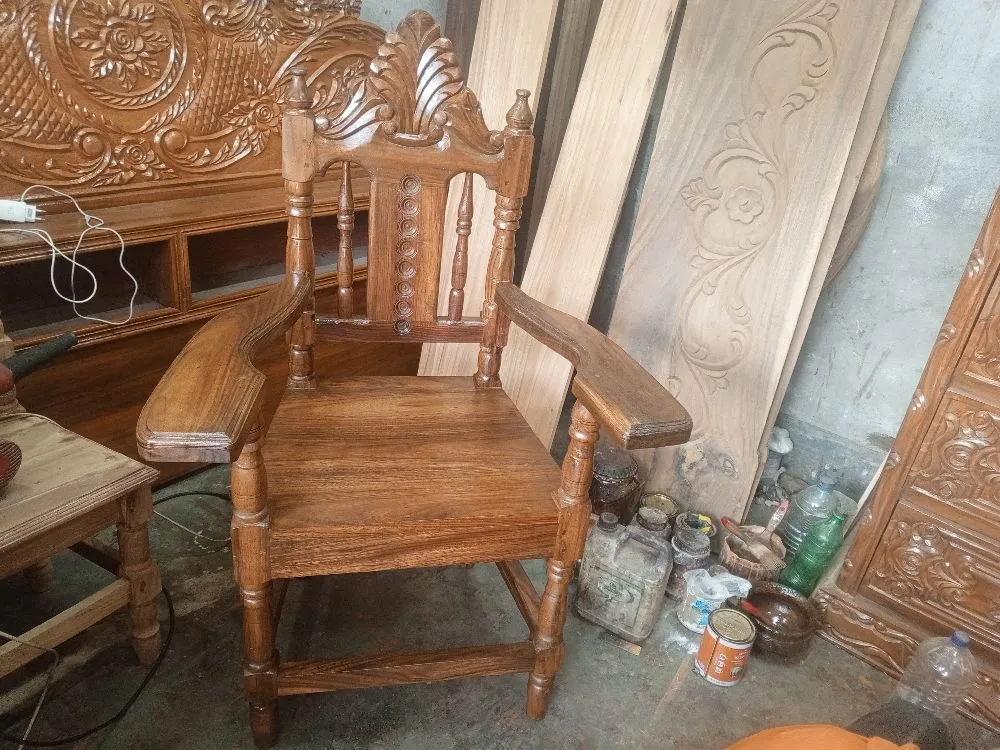 করই কাটের চেয়ার।