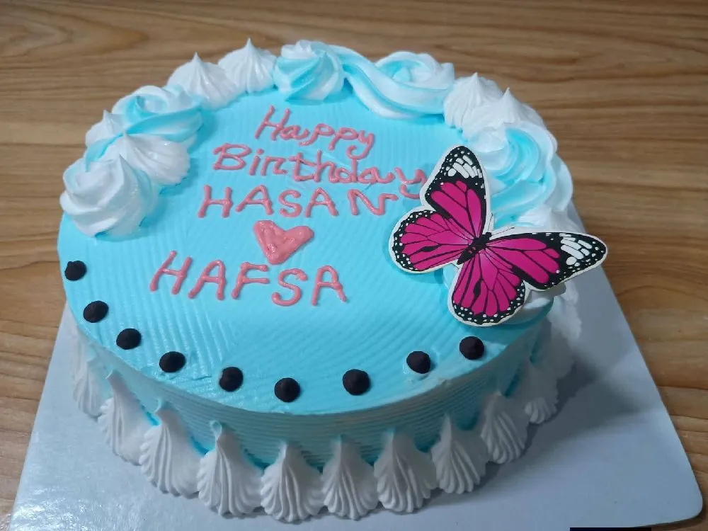 আমাদের এখানে সকল প্রকারের কেক পাওয়া যায় এবং জন্মদিন জন্য বা গায়ে হলুদের জন্য কেকে অর্ডার  নেওয়া হয়